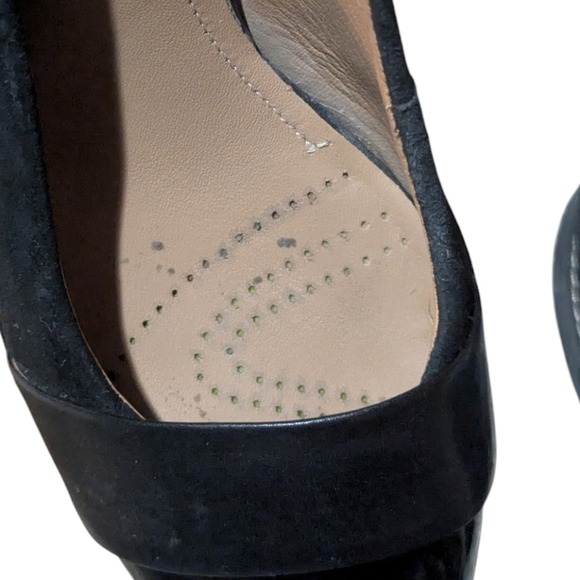 Clarks Artisan Heels Tarah Brae Block Heel Pumps size 8.5 Classic Office Neutral - Picture 7 of 9